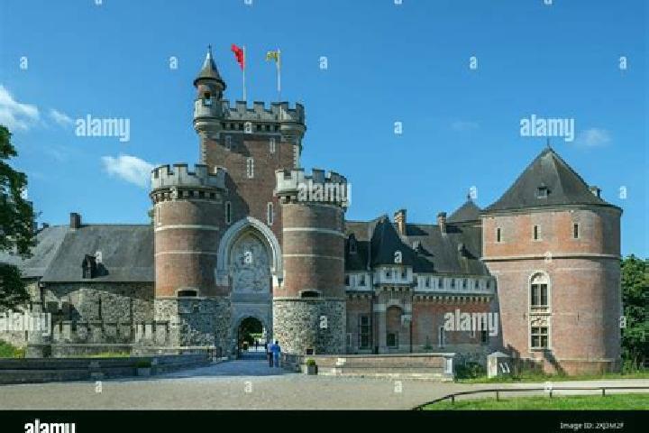 Escorts Sint-Martens-Lennik, Belgium — Local Companions