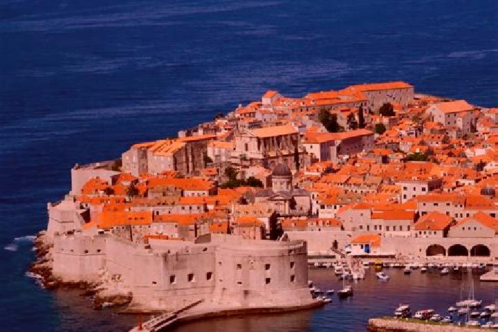 Escorts Slatine, Croatia — Local Companions