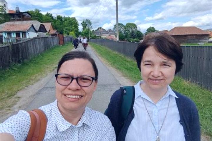 Escorts Somosches, Romania — Local Companions