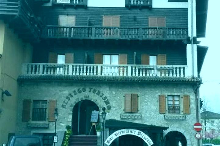 Escorts Spiazzo, Italy — Local Companions
