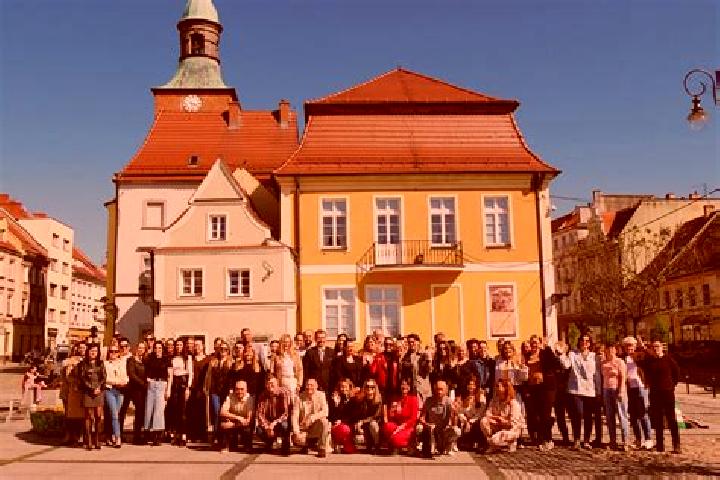 Escorts Sroda Slaska, Poland — Local Companions