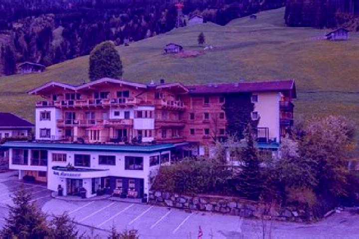 Escorts Strass im Zillertal, Austria — Local Companions