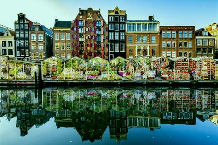 Escorts Stroe, Netherlands — Local Companions