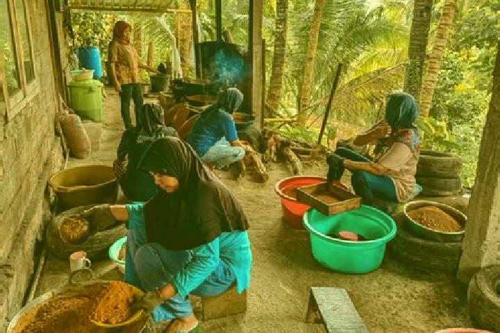 Escorts Suling Kulon, Indonesia — Local Companions