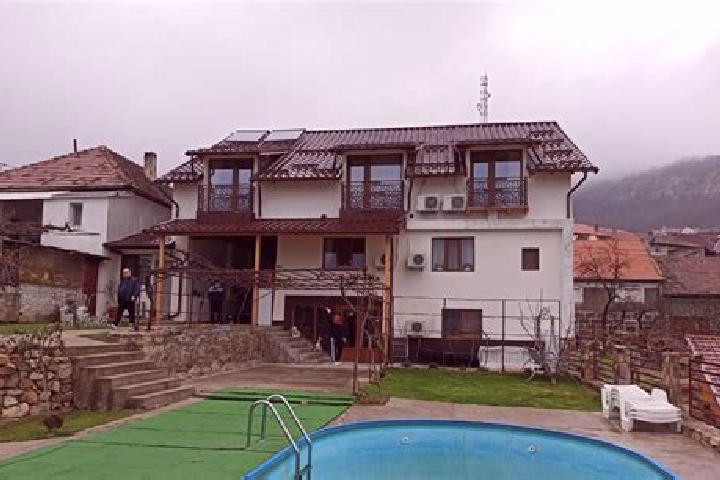 Escorts Svinita, Romania — Local Companions