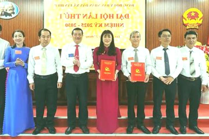 Escorts Tan Hiep, Vietnam — Local Companions