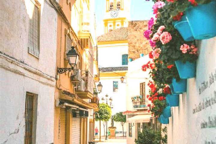 Escorts Tariego, Spain — Local Companions