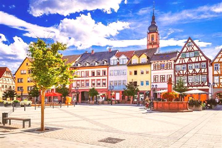 Escorts Tauberbischofsheim, Germany — Local Companions