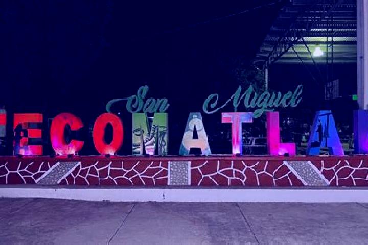 Escorts Tecomatlan, Mexico — Local Companions
