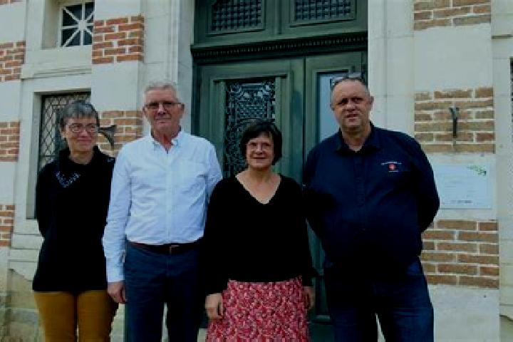 Escorts Thenezay, France — Local Companions