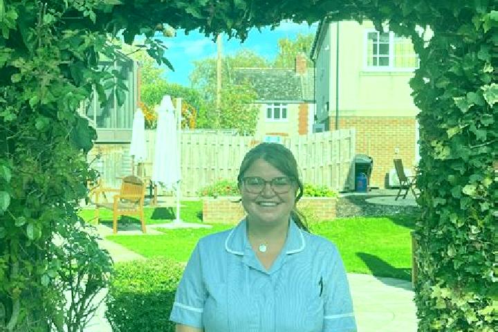 Escorts Three Legged Cross, United Kingdom — Local Companions
