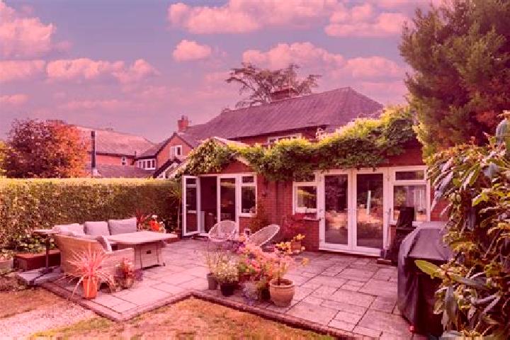 Escorts Tidbury Green, United Kingdom — Local Companions
