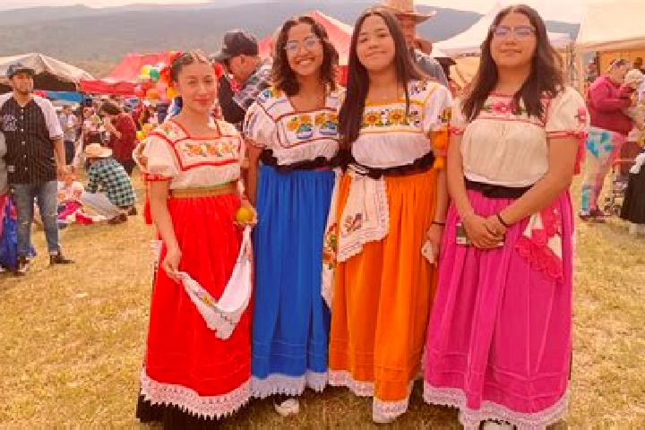 Escorts Tirindaro, Mexico — Local Companions