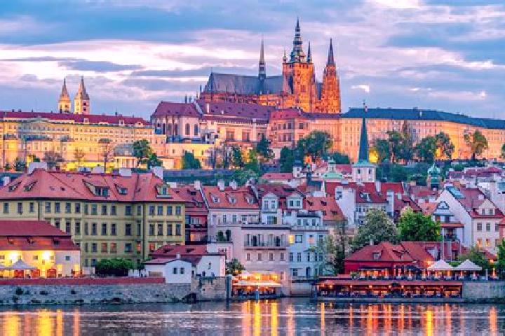 Escorts Tlucna, Czech Republic — Local Companions