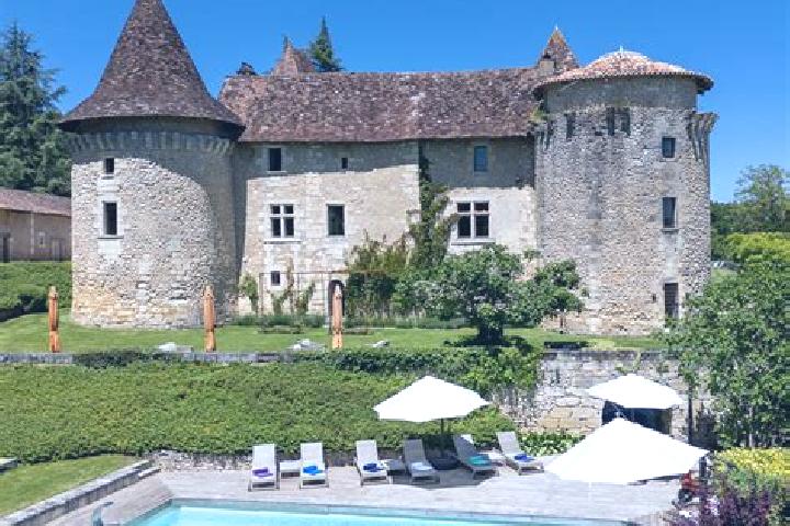Escorts Tremolat, France — Local Companions