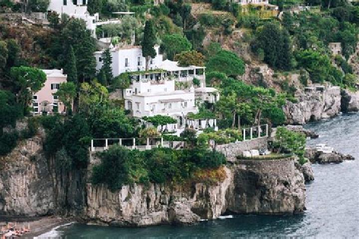 Escorts Treville, Italy — Local Companions