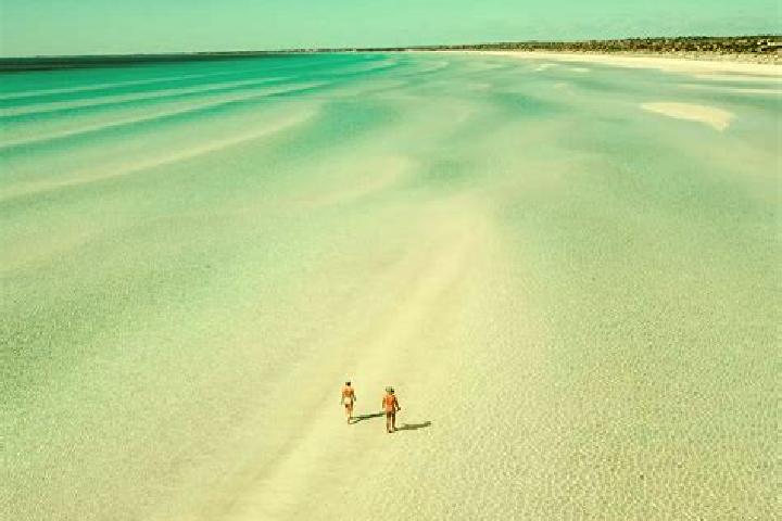 Escorts Trinity Beach, Australia — Local Companions