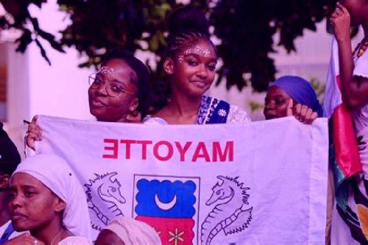 Escorts Tsoundzou 1, Mayotte — Local Companions