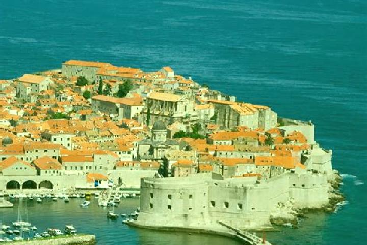 Escorts Tugonica, Croatia — Local Companions
