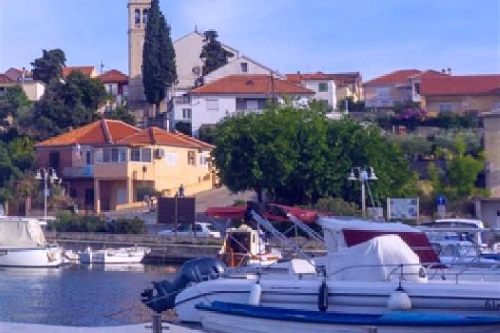 Escorts Ugljan, Croatia — Local Companions