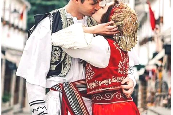 Escorts Ura Vajgurore, Albania — Local Companions