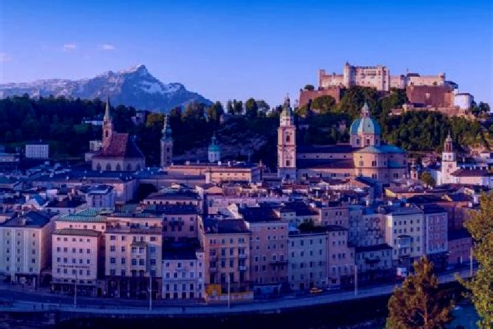Escorts Ursprung, Austria — Local Companions