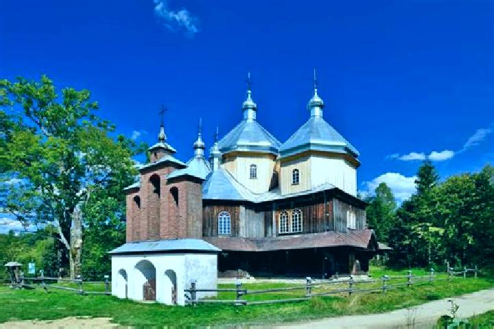 Escorts Ustrzyki Dolne, Poland — Local Companions