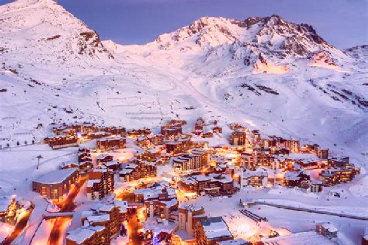 Escorts Val Thorens, France — Local Companions
