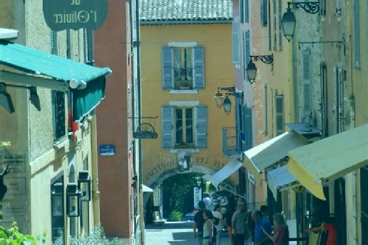 Escorts Valbonne, France — Local Companions
