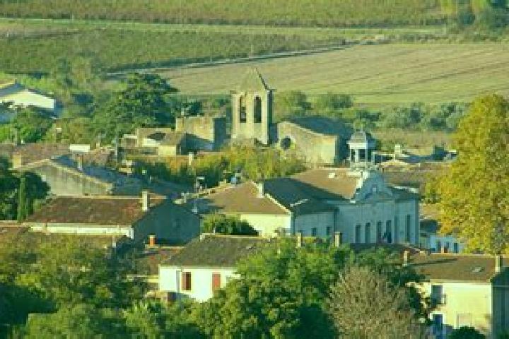Escorts Valros, France — Local Companions