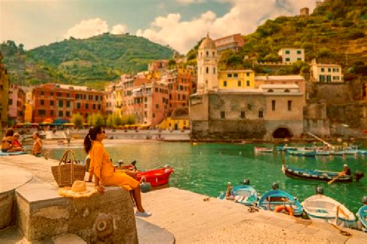 Escorts Valvori, Italy — Local Companions