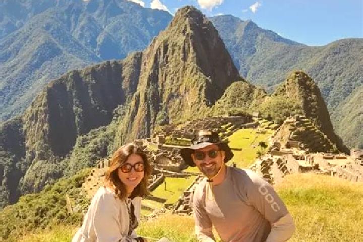Escorts Varillal, Peru — Local Companions