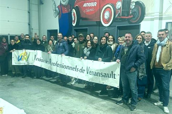 Escorts Venansault, France — Local Companions