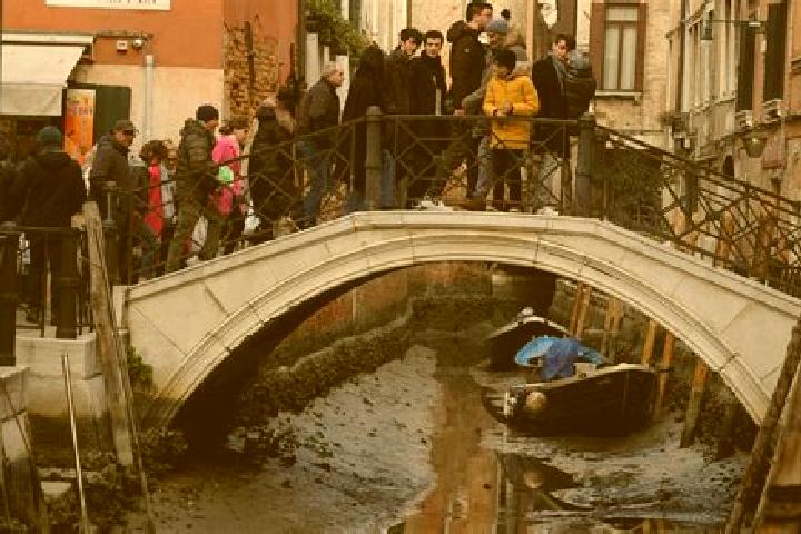 Escorts Vernasca, Italy — Local Companions