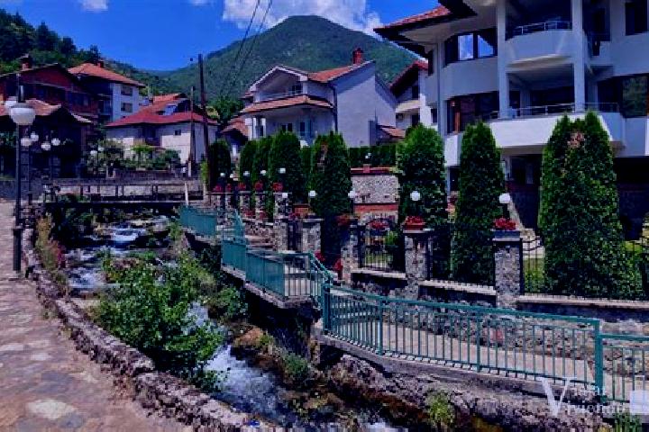 Escorts Vevcani, North Macedonia — Local Companions