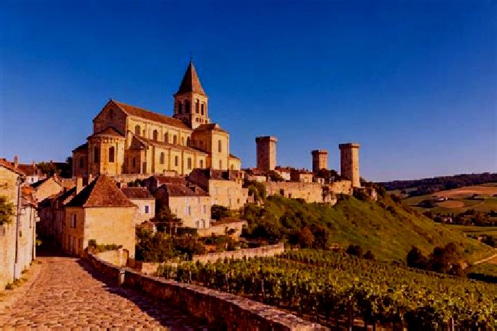 Escorts Vezelay, France — Local Companions