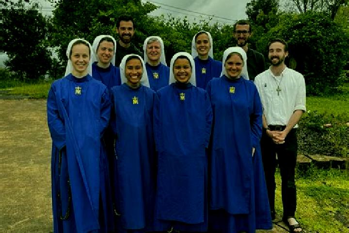 Escorts Vezelois, France — Local Companions