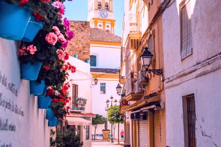 Escorts Videmala, Spain — Local Companions
