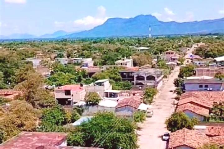 Escorts Villa Nicolas Bravo, Mexico — Local Companions