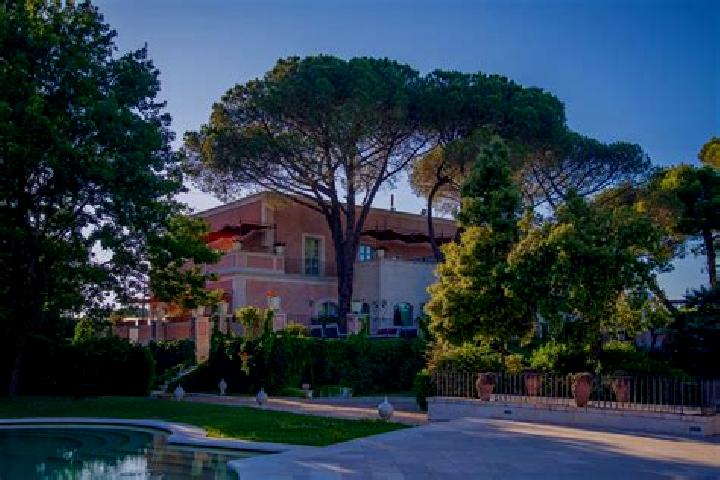 Escorts Villa San Martino, Italy — Local Companions