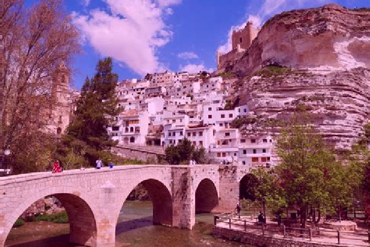 Escorts Villagordo del Jucar, Spain — Local Companions