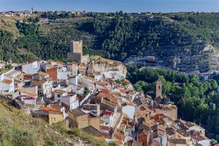 Escorts Villalgordo del Marquesado, Spain — Local Companions