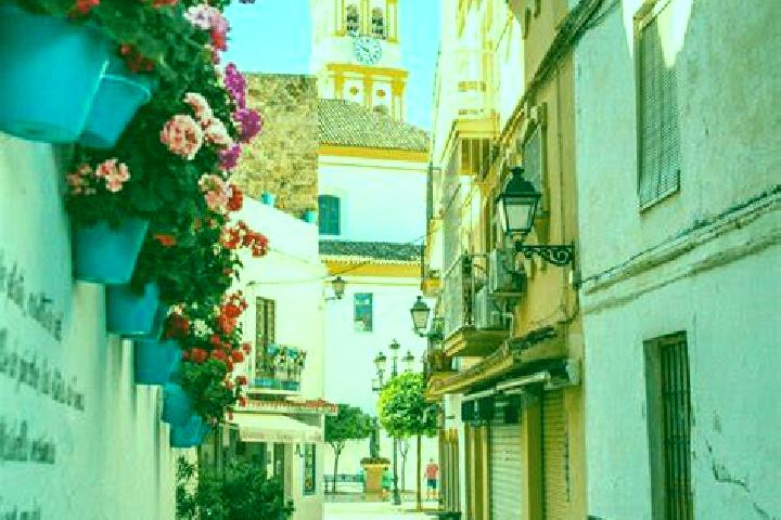 Escorts Villamayor, Spain — Local Companions