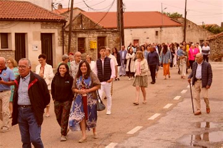 Escorts Villar de Peralonso, Spain — Local Companions