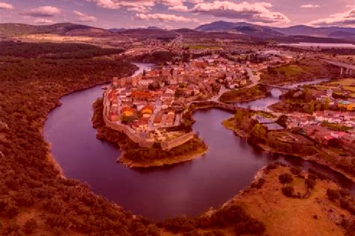 Escorts Villavieja del Lozoya, Spain — Local Companions