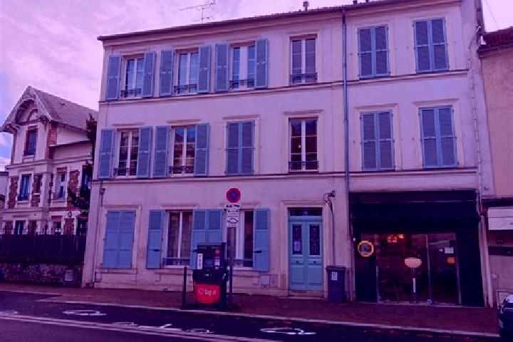 Escorts Ville-d Avray, France — Local Companions