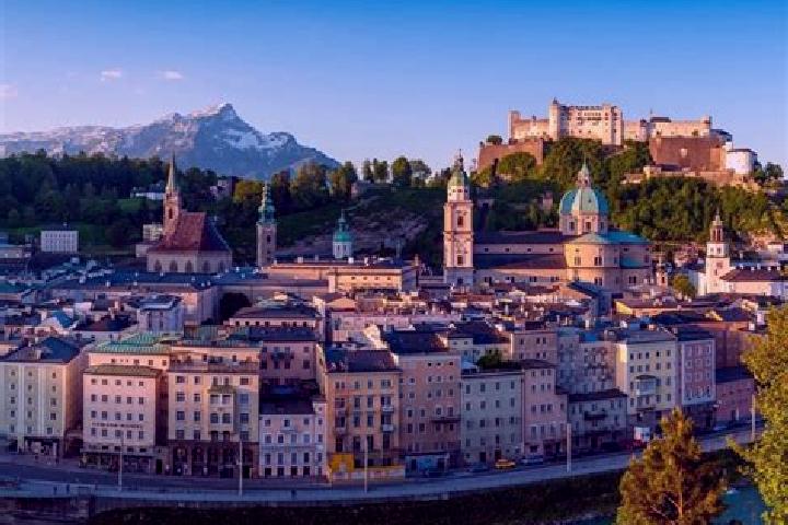 Escorts Vorderschneeberg, Austria — Local Companions