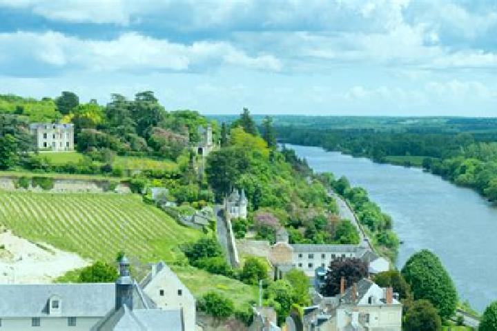 Escorts Vouvray-sur-Loir, France — Local Companions