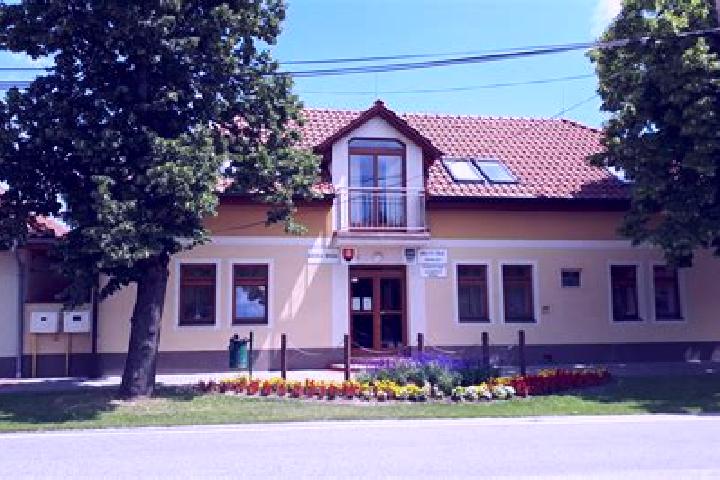 Escorts Vozokany, Slovakia — Local Companions