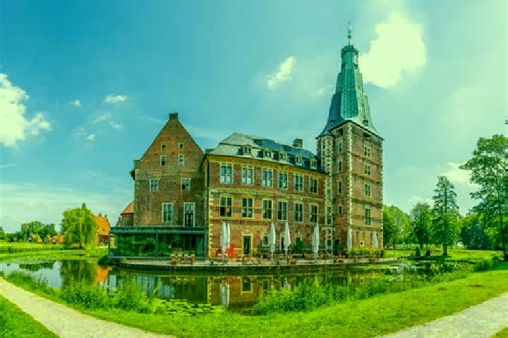 Escorts Wachtberg, Germany — Local Companions